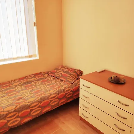 Eтаж от къща с двор в супер центъра Apartment