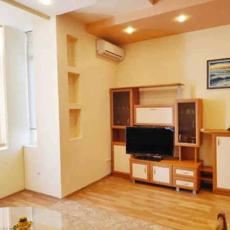 Apartment Eтаж от къща с двор в супер центъра