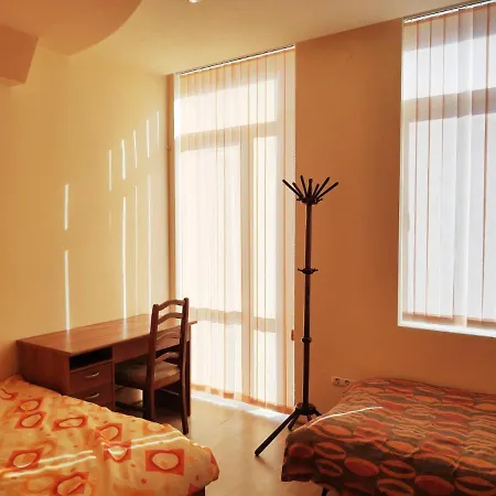 Apartament Eтаж от къща с двор в супер центъра Burgas