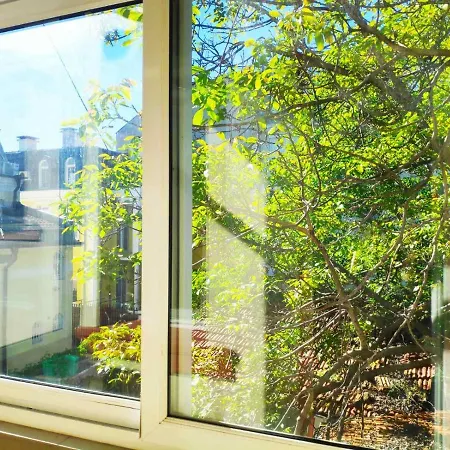 Apartament Eтаж от къща с двор в супер центъра *